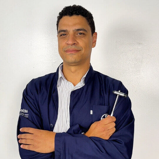 dr. Tiago Ortopedista e neurologista